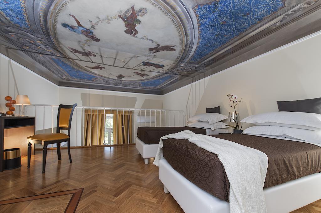 Dve Suite Rom Rum bild