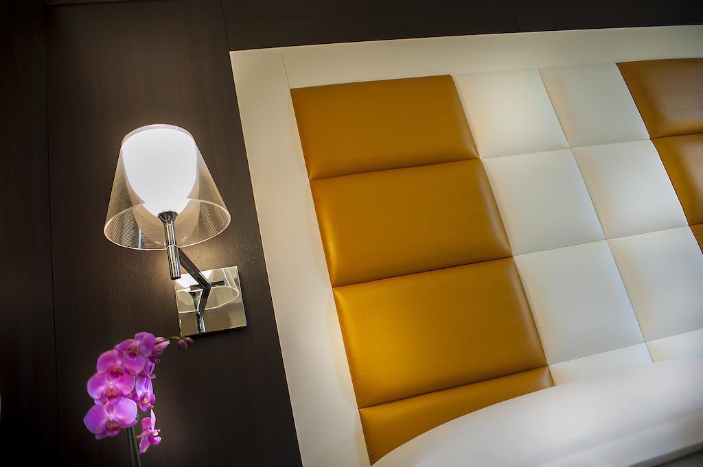 Dve Suite Rom Rum bild