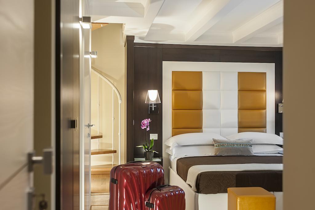 Dve Suite Rom Rum bild